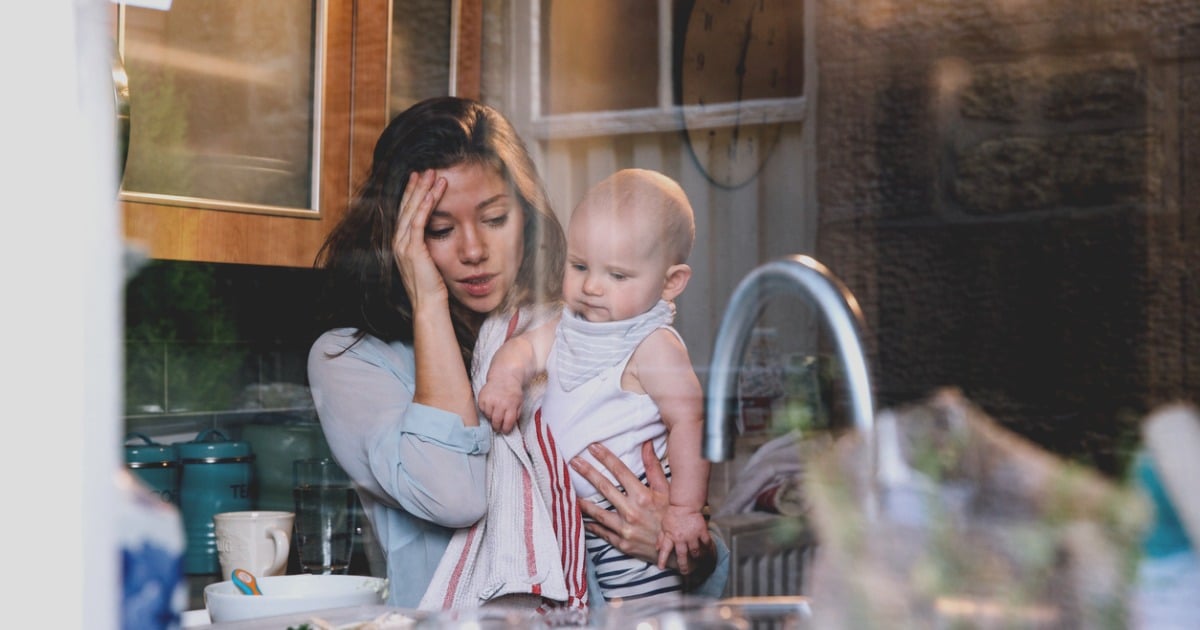 maman découragée avec bébé